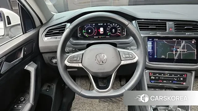 Volkswagen Tiguan second Generation 2022 Белый из Кореи, фото 4