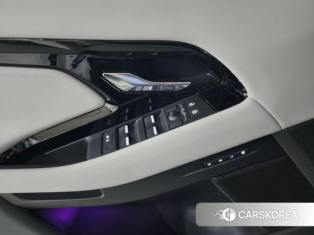 Land Rover Range Rover Evoque 2nd Generation 2025 Белый из Кореи, фото 4