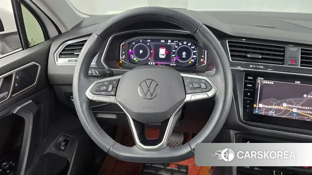 Volkswagen Tiguan Allspace 2022 Белый из Кореи, фото 4