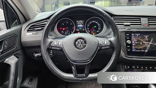 Volkswagen Tiguan second Generation 2018 Белый из Кореи, фото 4