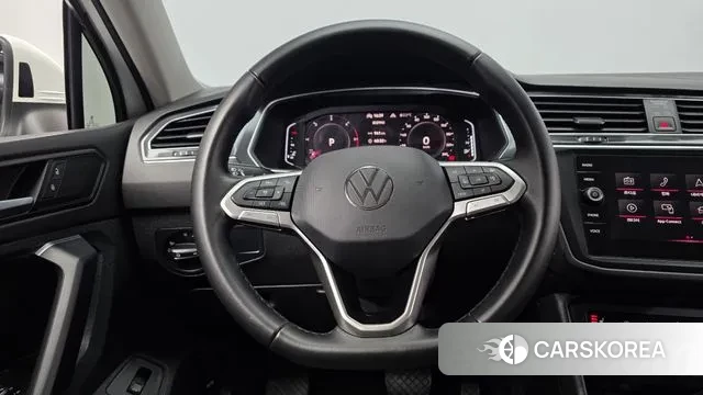 Volkswagen Tiguan second Generation 2023 Белый из Кореи, фото 4