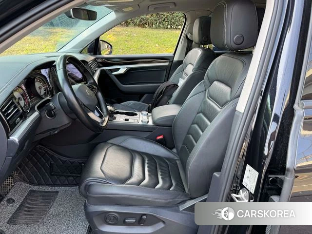 Volkswagen Touareg 2021 Черный из Китая, фото 4