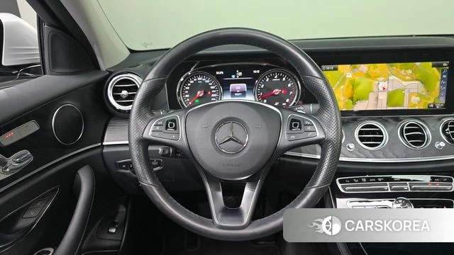 Mercedes-Benz E-Class W213 2018 Серебряный из Кореи, фото 4