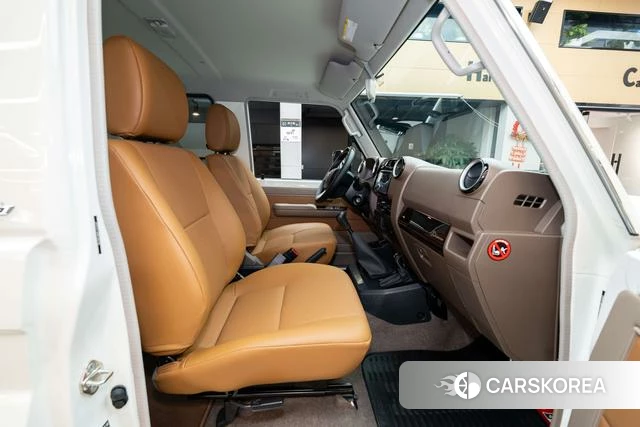Toyota Land Cruiser 70 Series 2025 Белый из Китая, фото 4