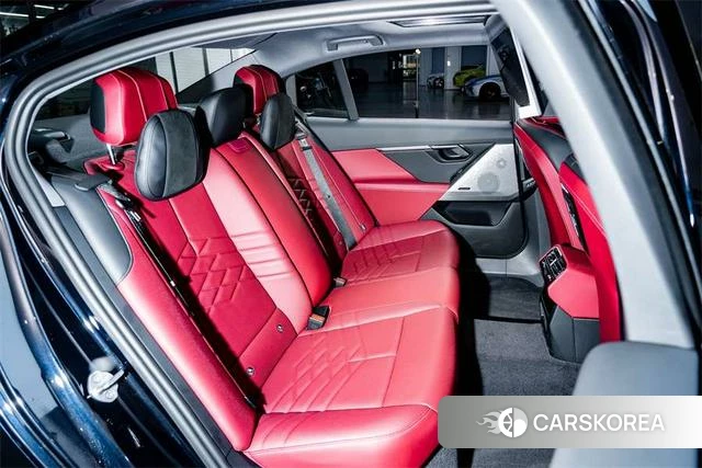 BMW i5 2025 Черный из Китая, фото 4