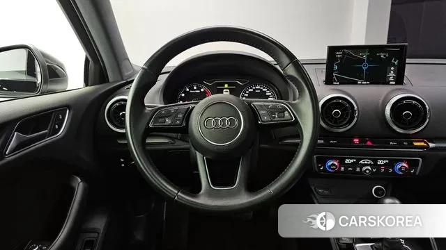 Audi New A3 2018 Черный из Кореи, фото 4