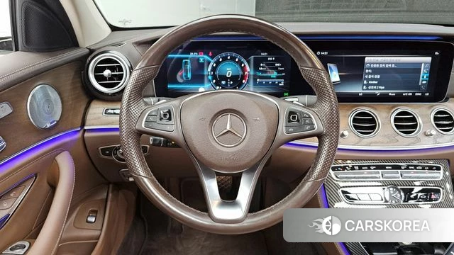 Mercedes-Benz E-Class W213 2018 Белый из Кореи, фото 4