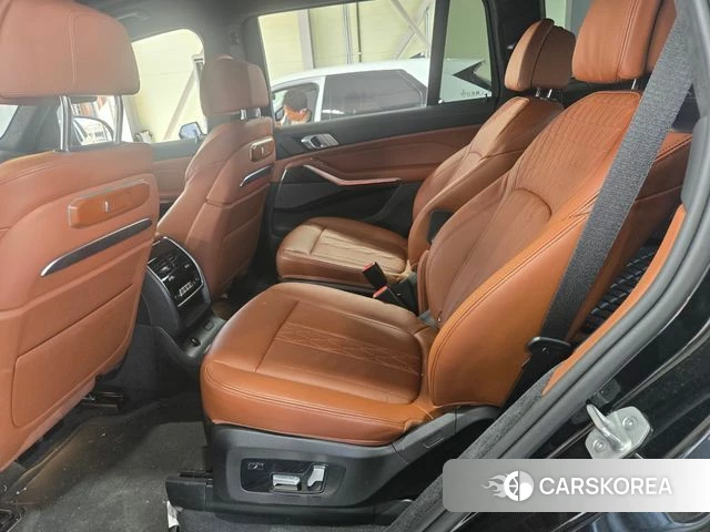 BMW X7 (G07) 2025 Черный из Кореи, фото 4