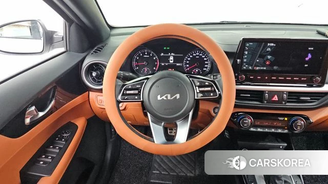 Kia The New K3 2nd generation 2023 Белый из Кореи, фото 4