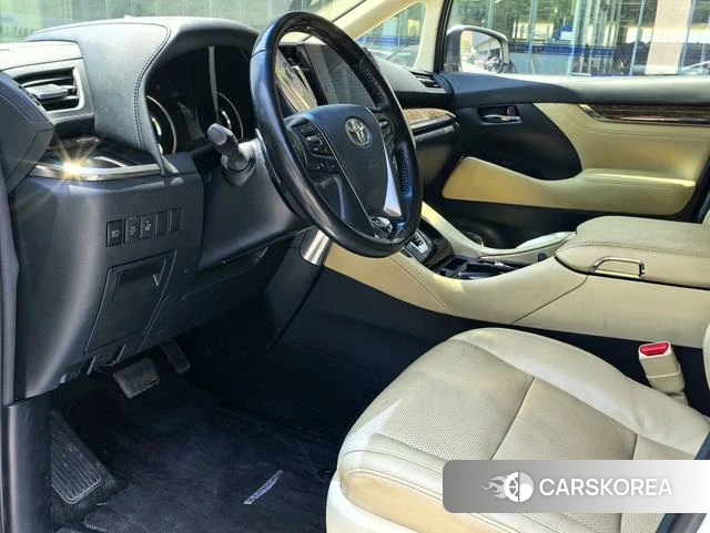 Toyota Elfa 2023 Белый из Китая, фото 4