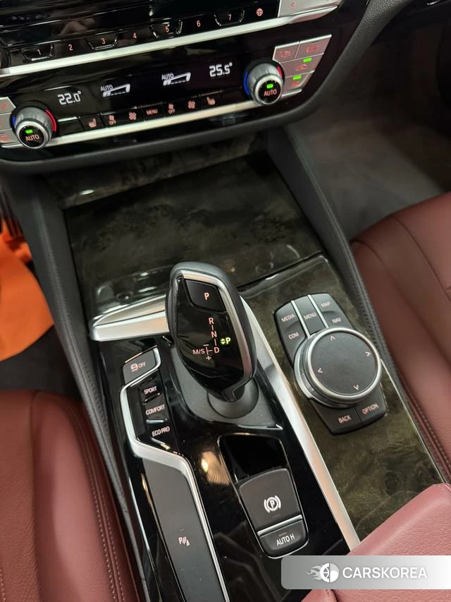 BMW 5 series 2020 Черный из Китая, фото 4