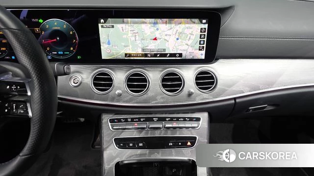 Mercedes-Benz E-Class W213 2021 Серебряный из Кореи, фото 4