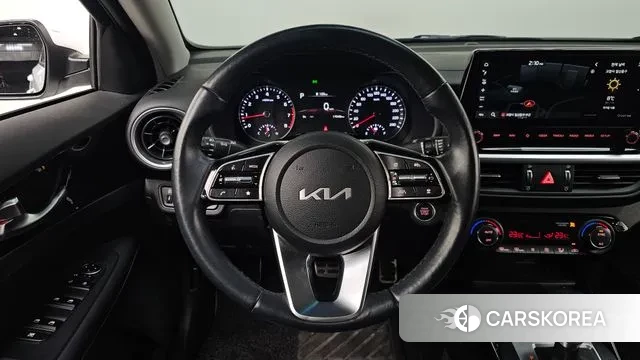 Kia The New K3 2nd generation 2023 Белый из Кореи, фото 4