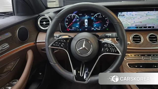 Mercedes-Benz E-Class W213 2023 Белый из Кореи, фото 4