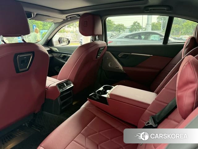 BMW 5 series 2024 Белый из Китая, фото 4