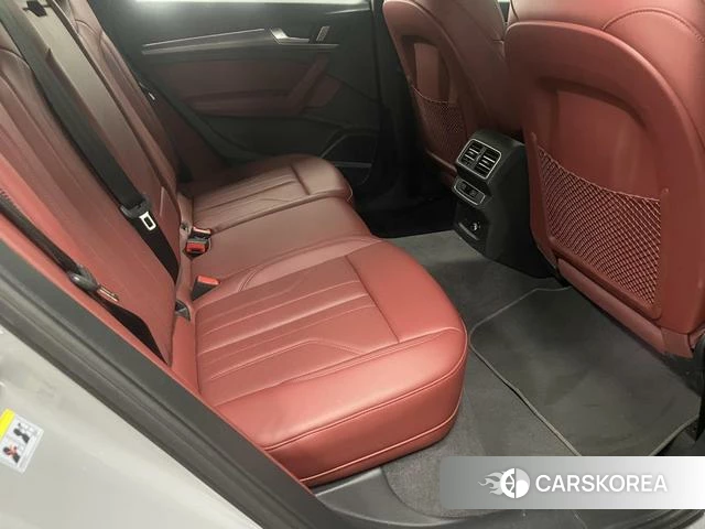 Audi Q5L 2025 Серебристо-серый из Китая, фото 4