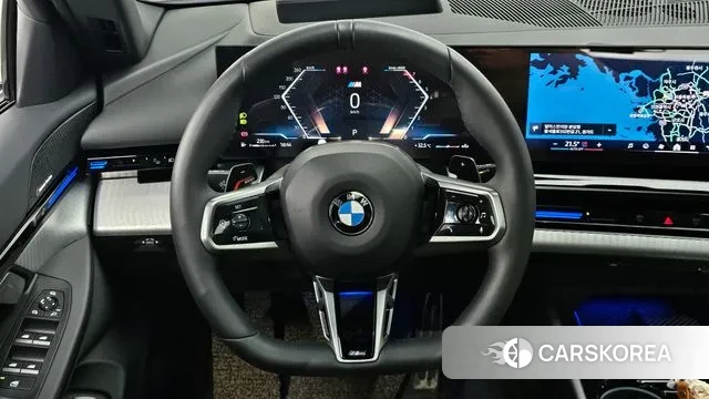 BMW 5 Series (G60) 2024 Белый из Кореи, фото 4