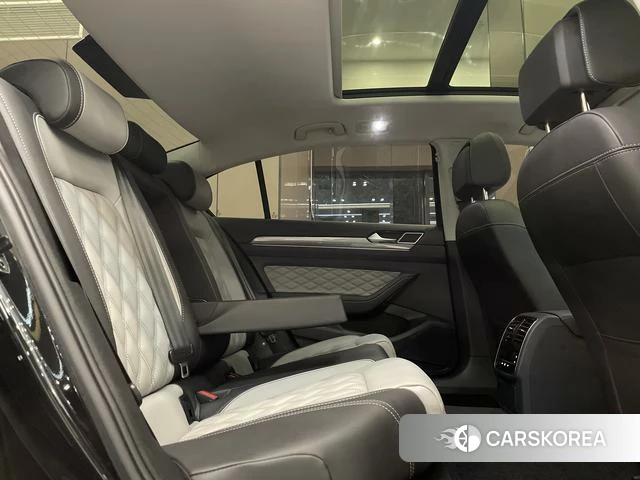 Volkswagen Magotan 2023 Черный из Китая, фото 4