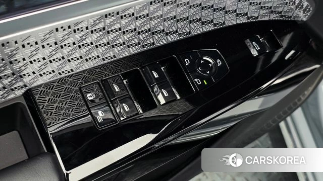 BMW i7 (G70) 2023 Серебристо-серый из Кореи, фото 4