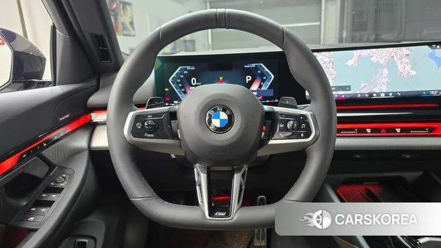 BMW 5 Series (G60) 2025 Черный из Кореи, фото 4