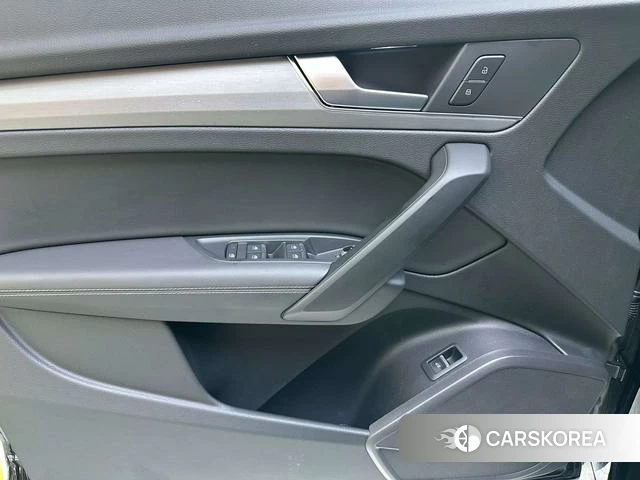 Audi Q5L Sportback 2022 Черный из Китая, фото 4