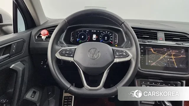 Volkswagen Tiguan second Generation 2023 Серебряный из Кореи, фото 4