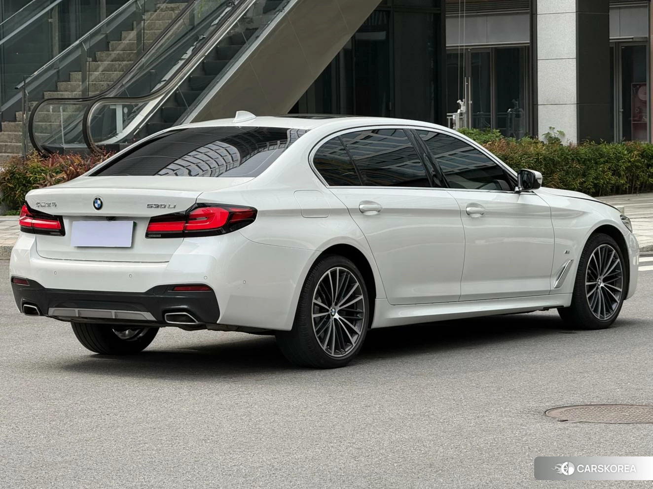 BMW 5 series 2021 Белый из Китая, фото 4