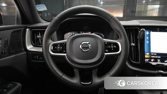 Volvo XC60 second Generation 2021 Белый из Кореи, фото 4
