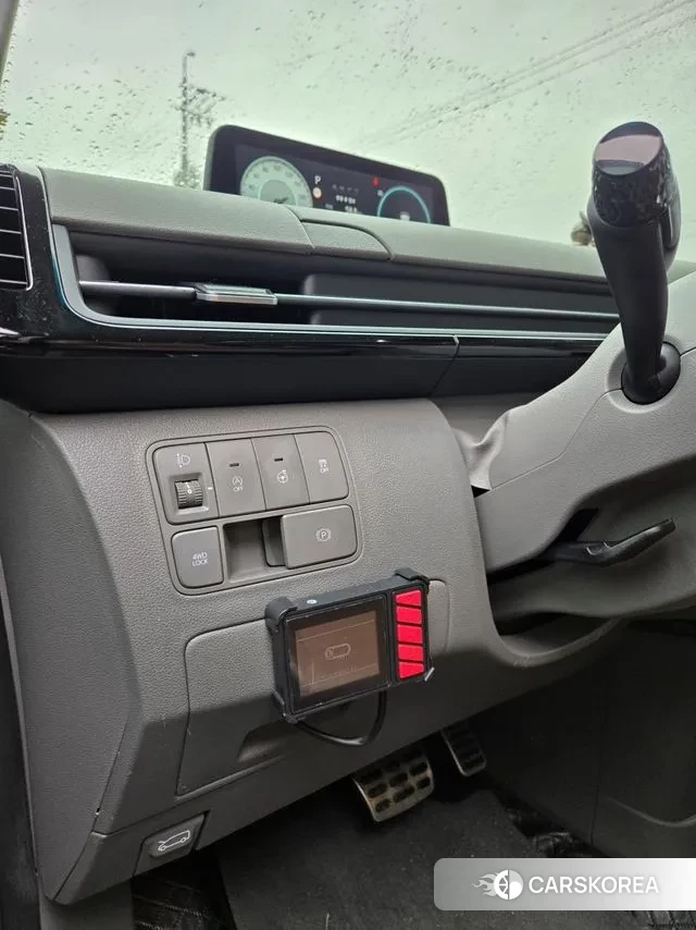 Hyundai Staria 2023 Черный из Кореи, фото 4