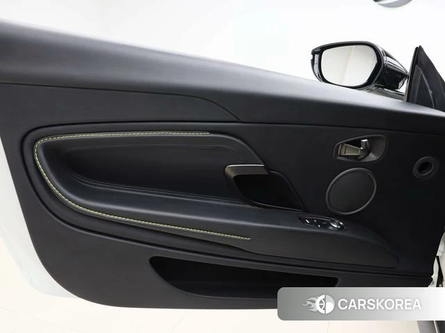 Aston Martin DB11 2022 Белый из Китая, фото 4