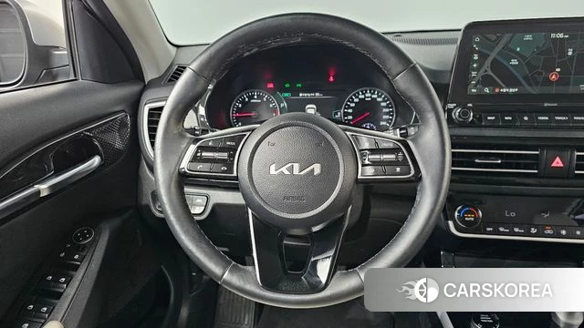 Kia Seltos 2022 Черный из Кореи, фото 4