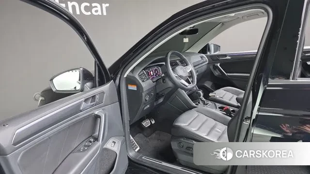Volkswagen Tiguan second Generation 2022 Черный из Кореи, фото 4