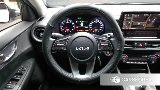 Kia The New K3 2nd generation 2021 Белый из Кореи, фото 4