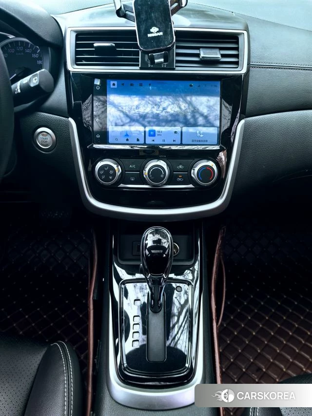 Nissan TIIDA 2022 Белый из Китая, фото 4