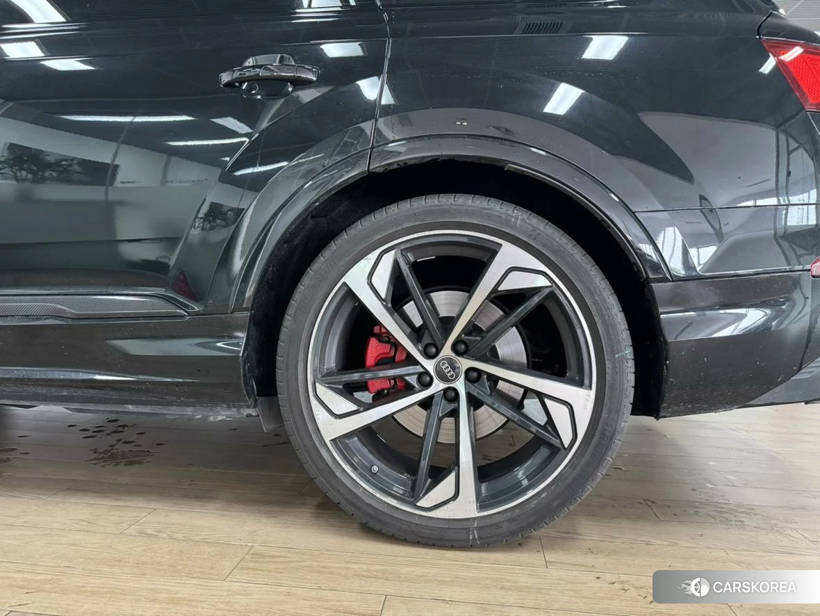Audi SQ7 2024 Черный из Китая, фото 4
