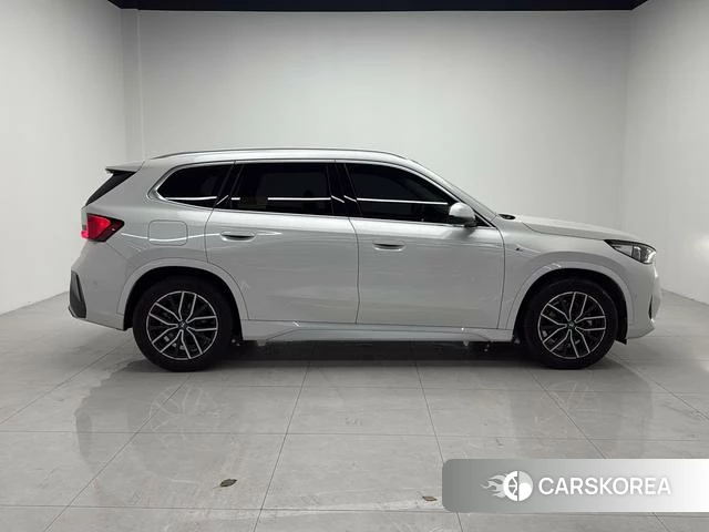 BMW iX1 2024 Белый из Китая, фото 4