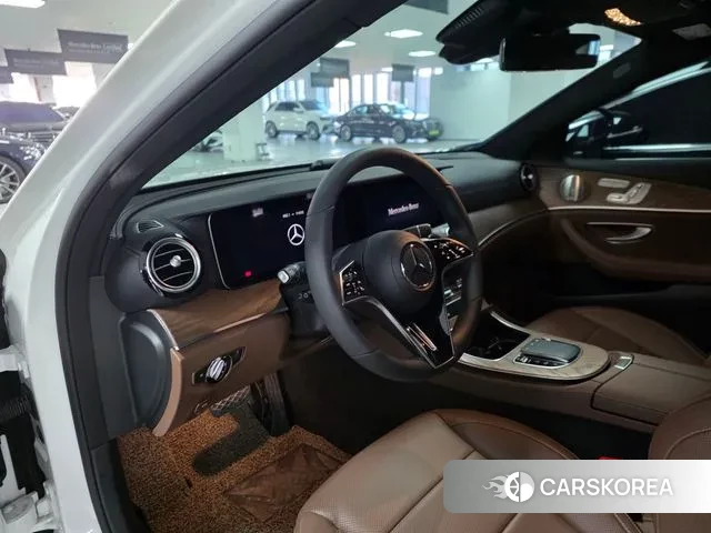 Mercedes-Benz E-Class W213 2023 Белый из Кореи, фото 4