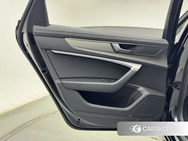 Audi A6L 2021 Черный из Китая, фото 4