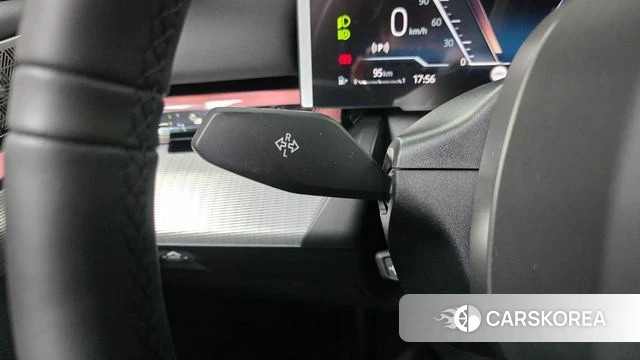 BMW 5 Series (G60) 2025 Белый из Кореи, фото 4
