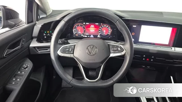 Volkswagen Golf 8th Generation 2024 Черный из Кореи, фото 4