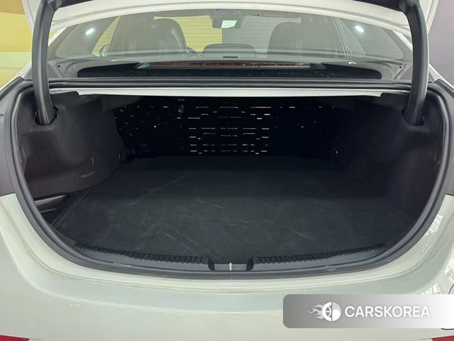Mercedes-Benz C-class PHEV 2024 Белый из Китая, фото 4