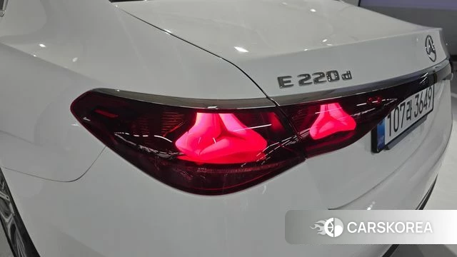 Mercedes-Benz E-Class W214 2025 Белый из Кореи, фото 4