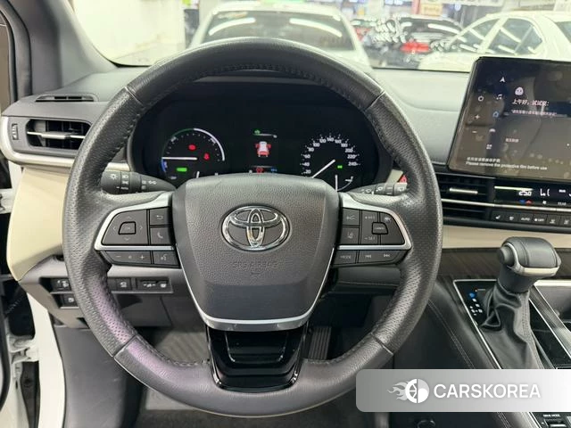 Toyota Saina 2023 Белый из Китая, фото 4