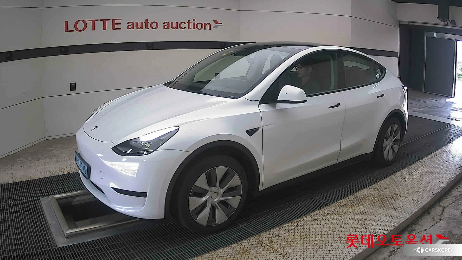 Tesla Model Y RWD 2023 Белый из Кореи, фото 4