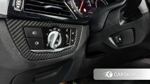 BMW 5 Series (G30) 2018 Белый из Кореи, фото 4