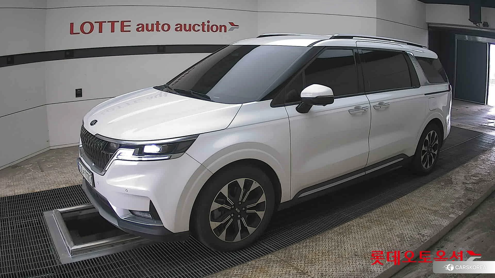 Kia Carnival 2021 Белый из Кореи, фото 4