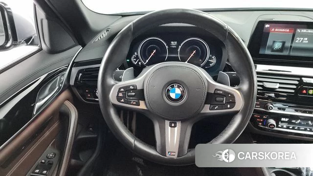 BMW 5 Series (G30) 2018 Серый из Кореи, фото 4