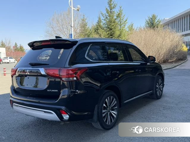 Mitsubishi  Outlander 2022 Черный из Китая, фото 4
