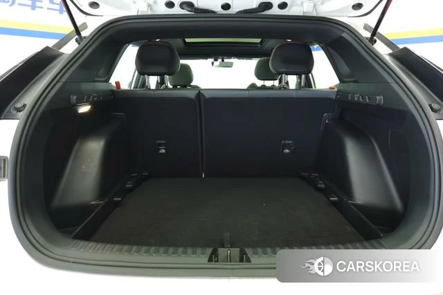 Geely Automobile Boyue 2024 Белый из Китая, фото 4