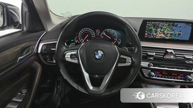BMW 5 Series (G30) 2019 Белый из Кореи, фото 4